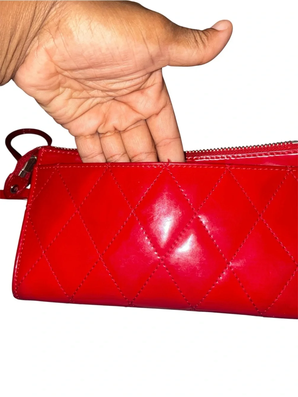 Coach Poppy Liquid Gloss quilted wristlet a vibrant red patent leather exterior - Picture 5 of 6
